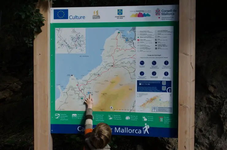 Hiking in Cala Deià