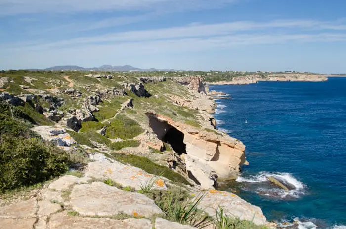 cliff hike to cala marmols