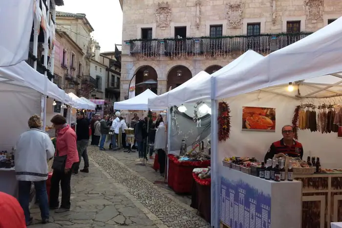 Weihnachtsmarkt im Pueblo Español