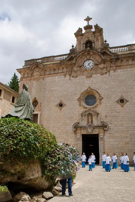 Kloster Lluc Chor Blauets Kinderchor