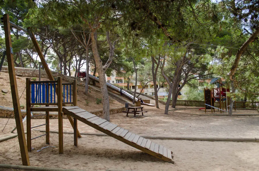 Spielplatz im Wald von Bellver