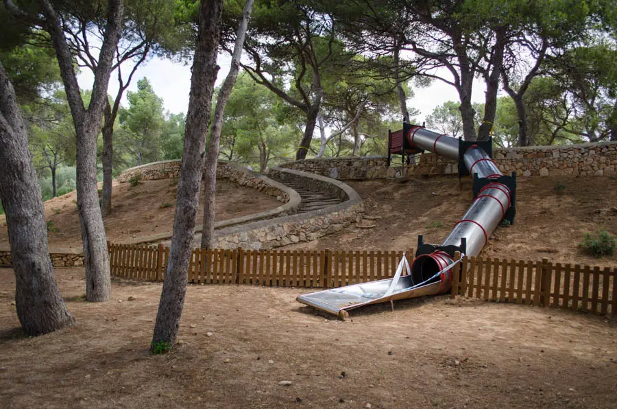 Spielplatz im Wald von Bellver