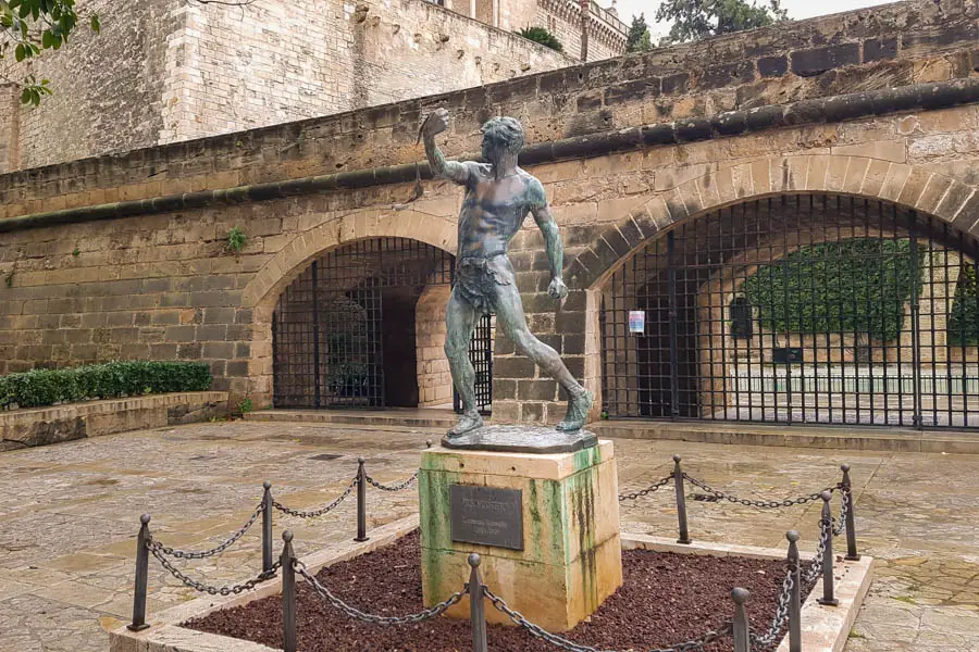 Statue eines Foner Balear in Palma de Mallorca