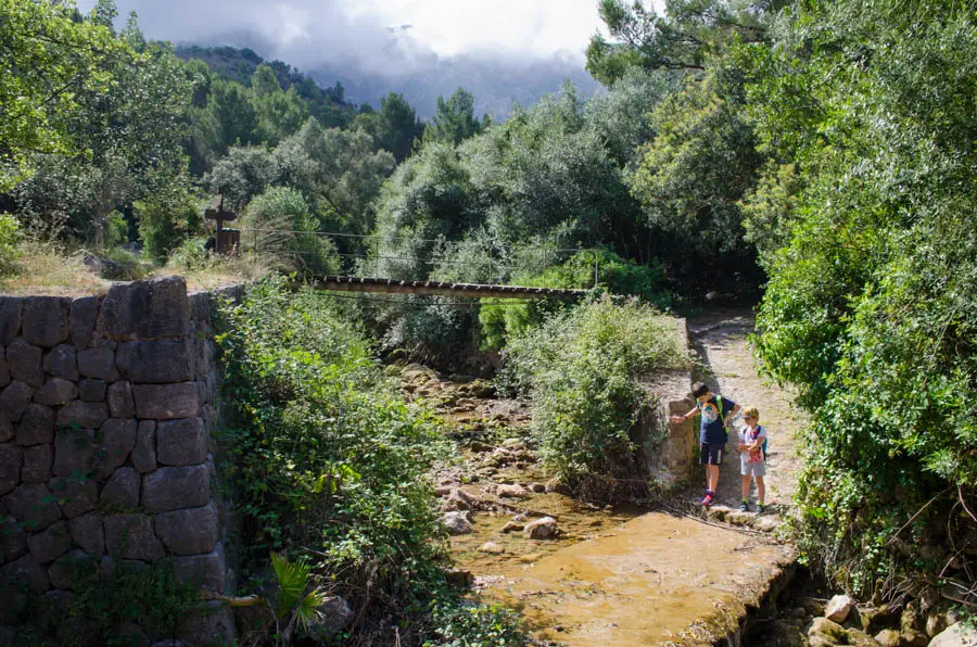 Llucalcari Wandern