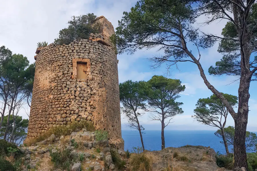 Torre Sa Pedrissa in Cala Deia