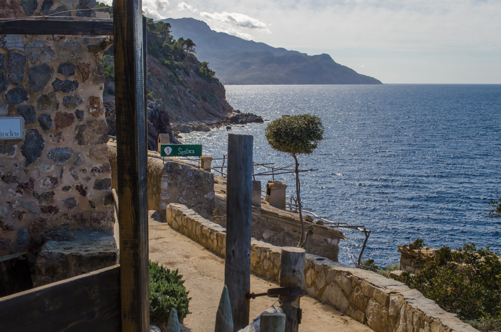 Eine einfache Wanderung führt von Port de Valldemossa nach S'Estaca