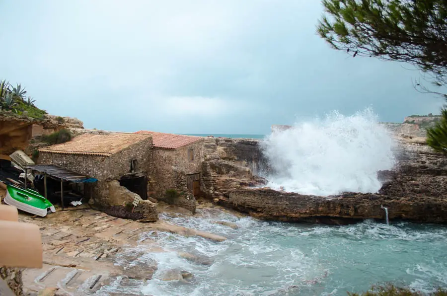 cliff jumping in cala s'almunia